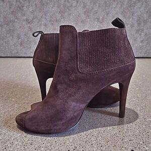 Pedro Garcia Sybil Suede Peep Toe Ankle Booties Plum EU Size 39.5 / US 9 Heels